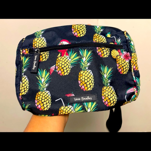 Vera Bradley Handbags - 🍍 Vera Bradley Pineapple Print Belt Bag [Fanny Pack] 🍍